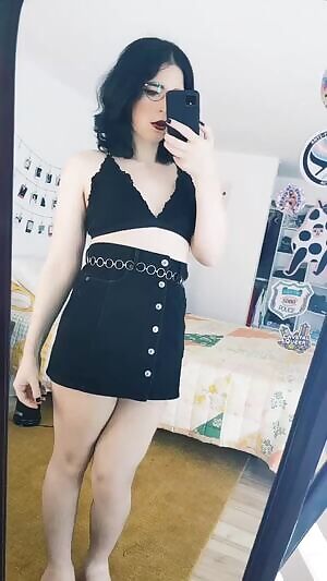 who would let me take their virginity?😈