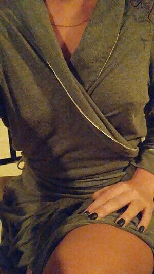 Showing off my new tan.. i hope the neighbors are watching