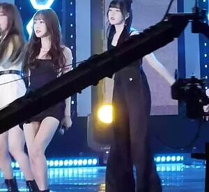 Gfriend Yuju's yummy bouncy thighs!