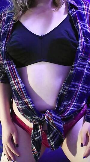 I tried to do a titty drop video but my boobs aren't really large enough 😅