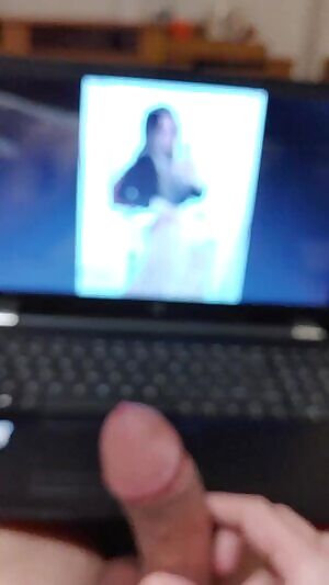 Cum tribute for a hot ass woman