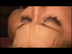 Cum hungry slut has fun