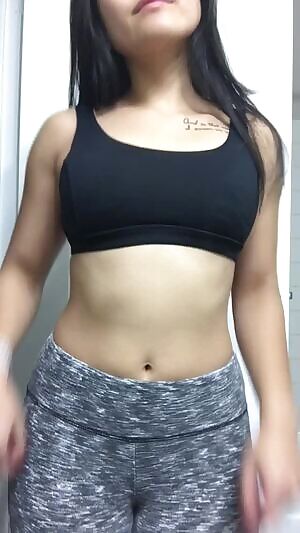 Nothing more freeing than stripping out of my workout clothes 😝