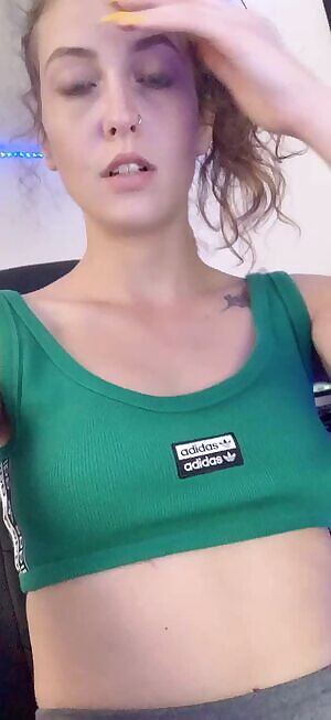 Is this what you’d fantasize about if you had class with me?😇😉