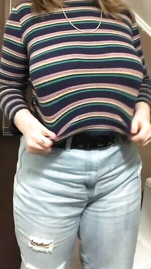 I dont know if being 5'2 and 150 pounds is enough to be considered chubby but i have some chub in the right places☺️