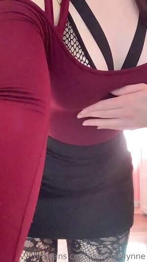 Emily lynne is so gorgeous