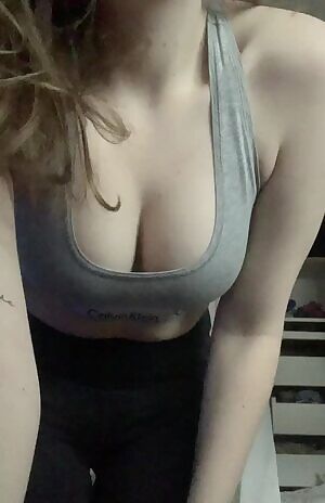 happy titty tuesday 🤗