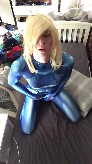 He wants to do me in my Samus costume next, do I let him? 😳