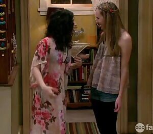 Erin Sanders backplot from Melissa & Joey
