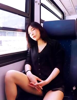 Taeyeon - Sexy legs & tummy