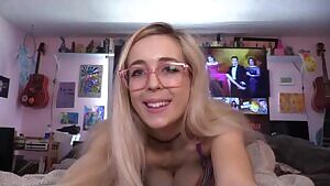 pinkies, these are my glasses :p