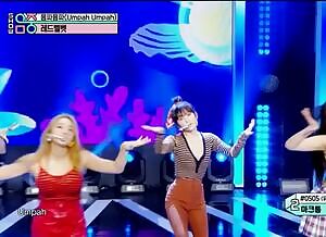Red Velvet - Irene's top accidentally unbuttoned