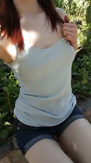 It's finally warm enough to do a flash outside!