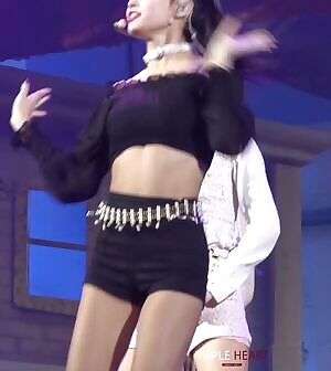 Twice - Momo