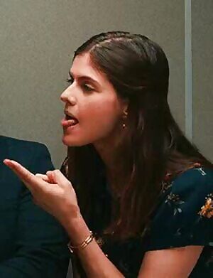 Imagine watching Alexandra Daddario eating a nice pussy!