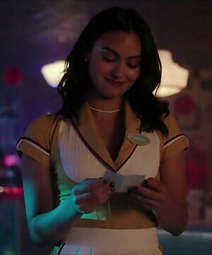 Camila Mendes
