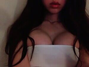 This tube top is a bit too small on me 😗