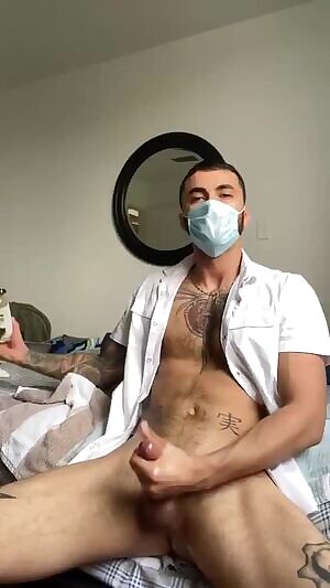 Such s responsible bro 😷