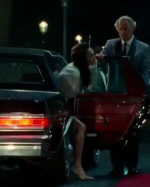 Gal Gadot has the sexiest legs