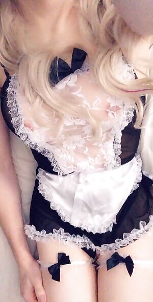 So many fine ass daddies added me on snap but I want more 🤪 snap: ari_chain