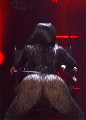 OMG Nicki Minaj -- I need to smash that ass!