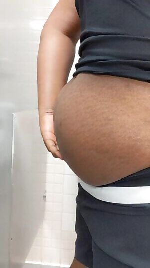 🎶Wobbledy wobble, wo-wo-wobble, wobbin Ass so fat🎶