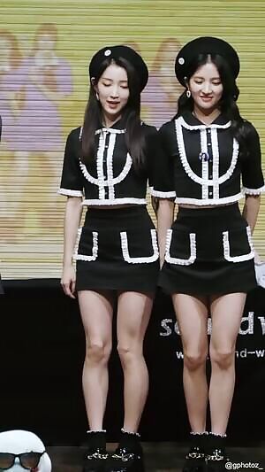 Gugudan - Sally feeling up Hana, Hana slapping Sally's thigh