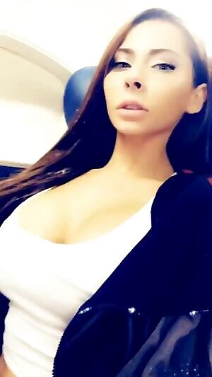 Plane boobs