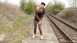 Unique peeing position