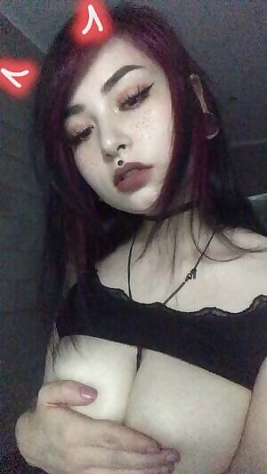 just lil stoner goth things on snapchat