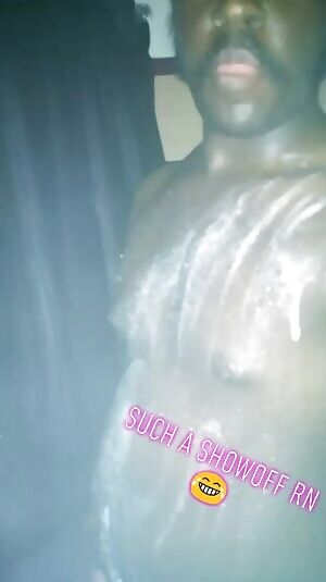 An old snapchat vid 😏👌I look hot right!? But do I belong tho is the question!?