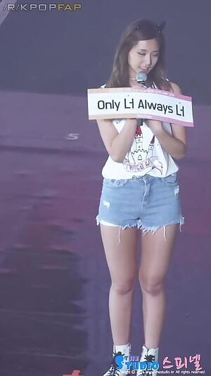 Twice Tzuyu - Thighs