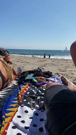 Wore a plug to the beach to make laying out more enjoyable for my beach bum. [gif][oc]
