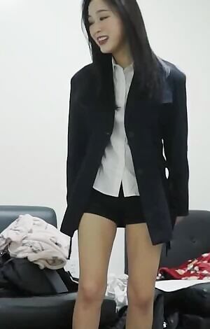 DREAMCATCHER Gahyeon thighs