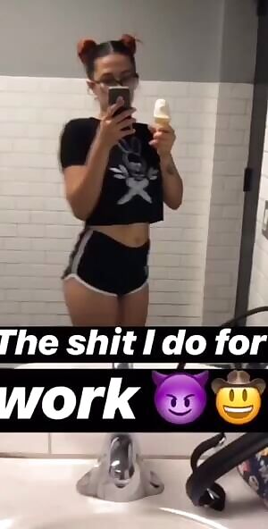 Vegan fast food cashier