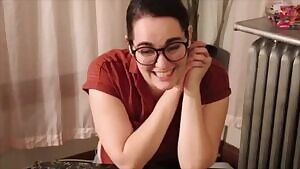 Unaware Giantess Grows & Grows Until She Destroys the Whole City...