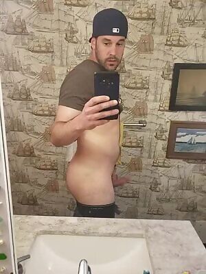 Showing some booty 😋