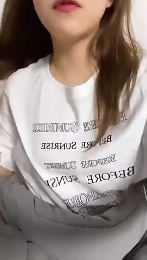 Red Velvet - Yeri showing off her nice shirt, and tasty lips
