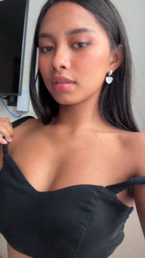 I'm bored at home... anyone here wanna have some fun with me?