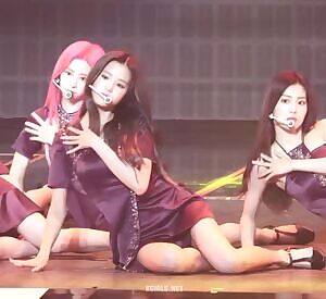 Izone - Jang WonYong