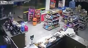 Off-duty cop stops two armed robbers at a convenience store