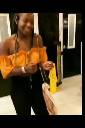 Scola Dondo sexy dance