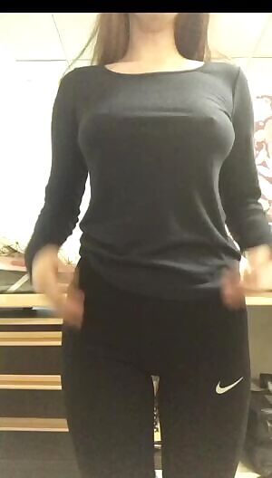 I love playing with my boobs 😊