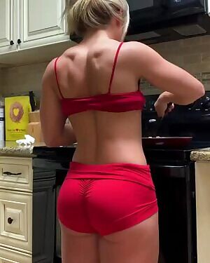 Carriejune Bowlby cooks Italian seasoned ground beef and potatoes