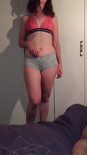 Come for my tiny tits, stay for my juicy booty...