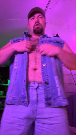 Gay DILFs Bear Beard Daddy