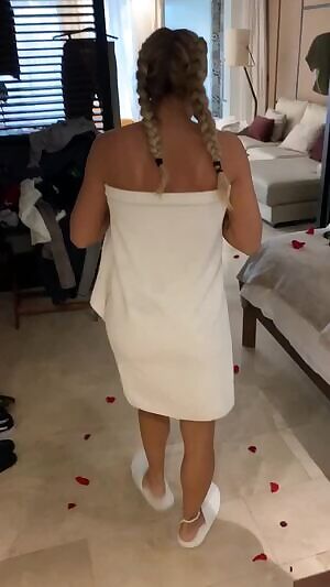 Honeymoon towel drop