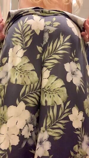 Do you like my wet panties ? 💗