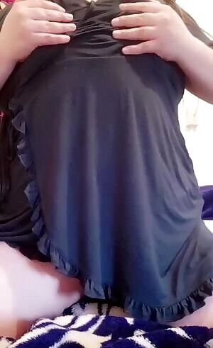 took this with my window wiiide open risking my neighbors seeing me 😳 i couldnt wait to take it off for you though