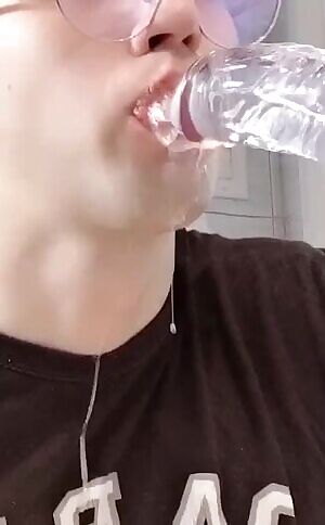 I would love to be used kik damienslut27